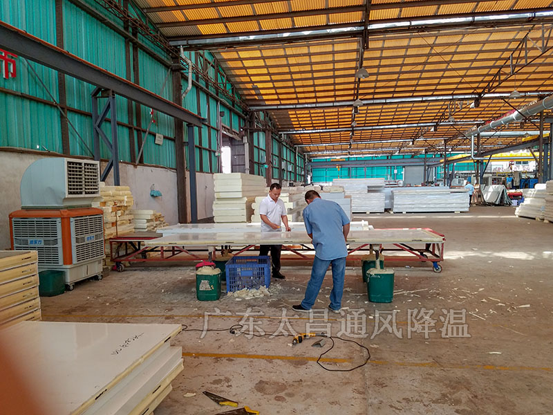 移動式環(huán)?？照{(diào)在工業(yè)廠房的應(yīng)用