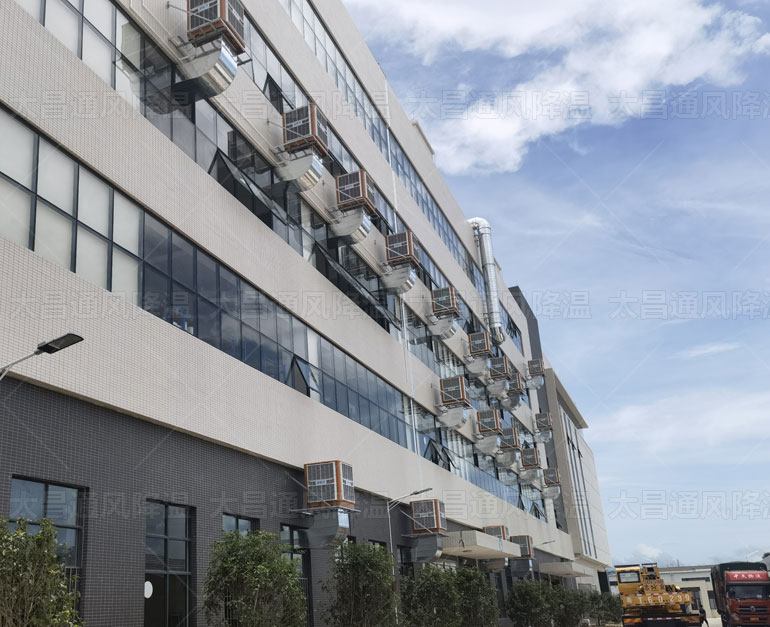 服裝車間降溫設(shè)備那種效果好？