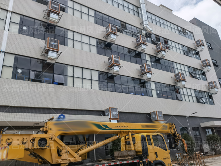 車間悶熱怎么降溫?潤(rùn)東方節(jié)能環(huán)?？照{(diào)解決方案